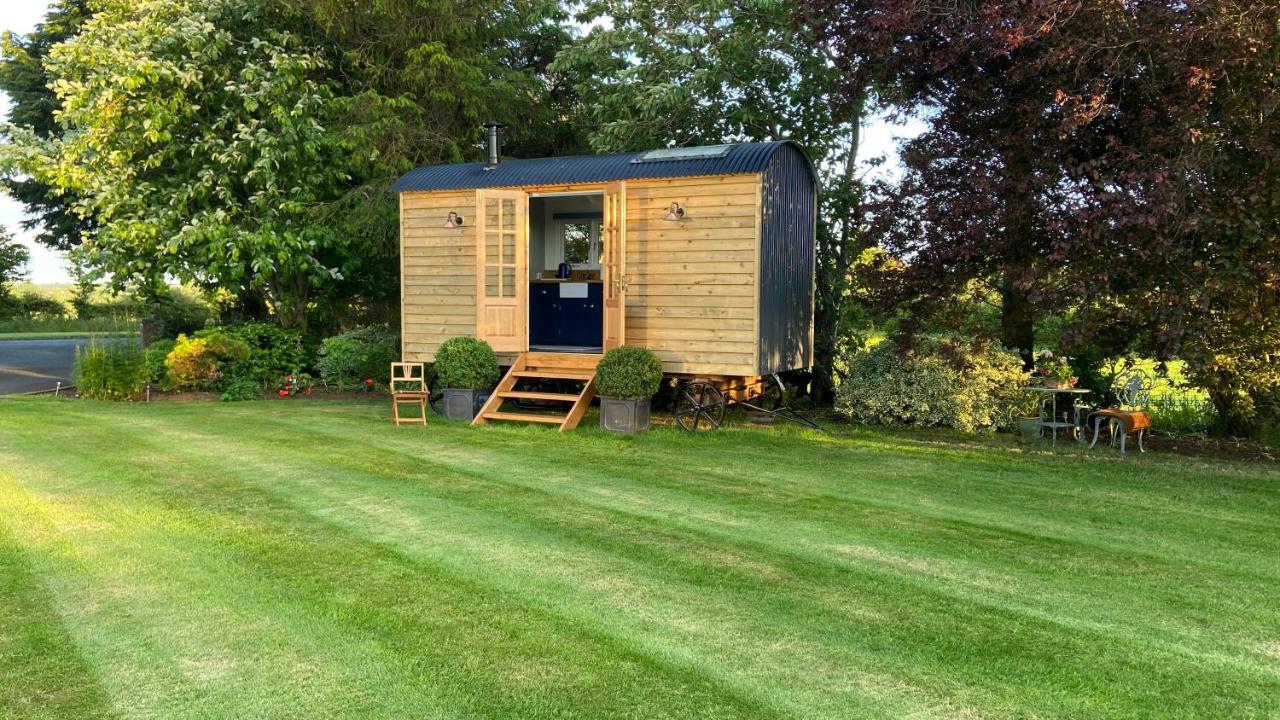 Bannfield Shepherds Hut Ballymoney Exterior photo